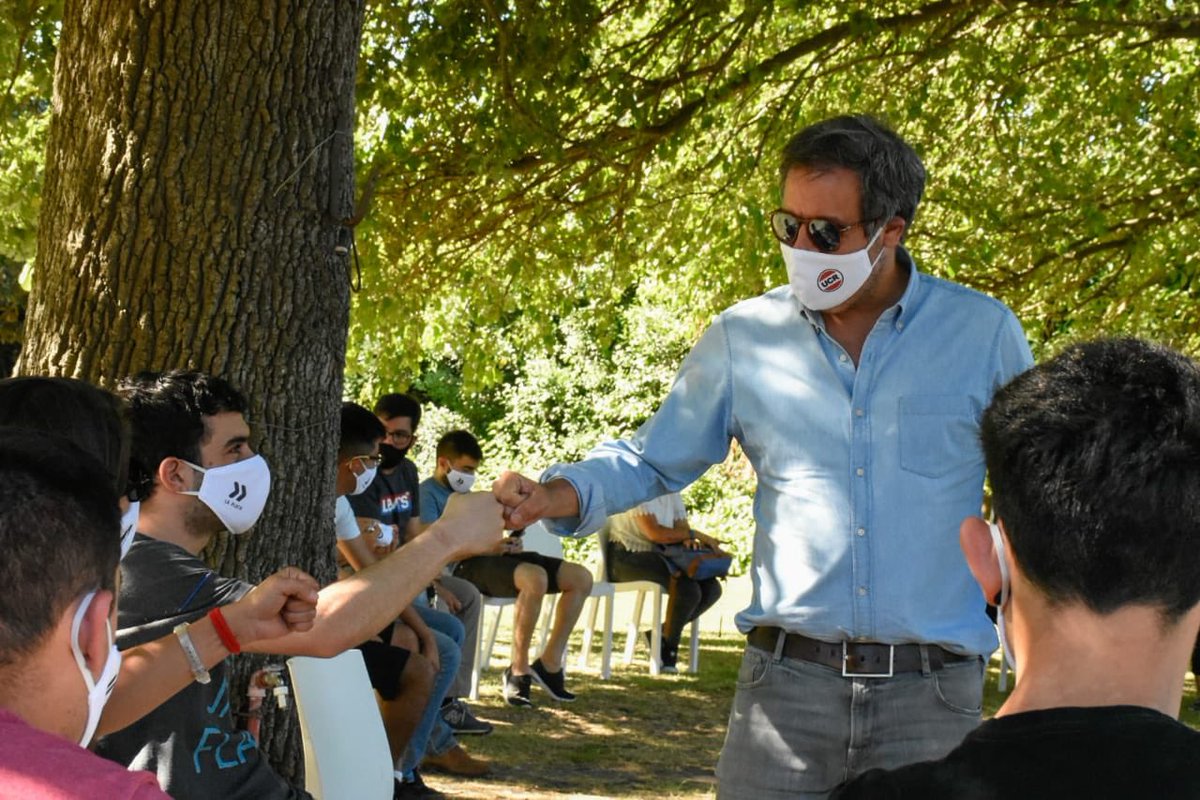 chmanes's tweet photo. Hoy en La Plata, un gran encuentro con la Juventud que ratifica su compromiso con un radicalismo protagonista del futuro! #AdelanteBuenosAires https://t.co/u65OFd70jp