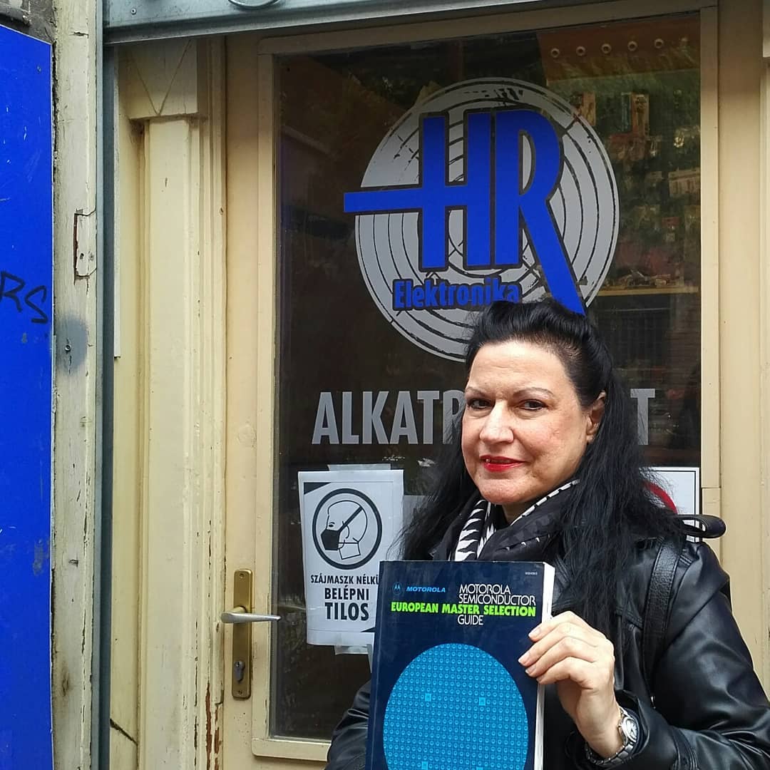 tamhanna's tweet image. #hrelektronika sometimes give free #databooks to customers. This time, we got a #motorolasemiconductor selection guide with lots of text on the #mc68000 and related processors. #vintagecomputer people should know them from various systems, but they…

📸 instagram.com/p/CH9MmxzjJXa/