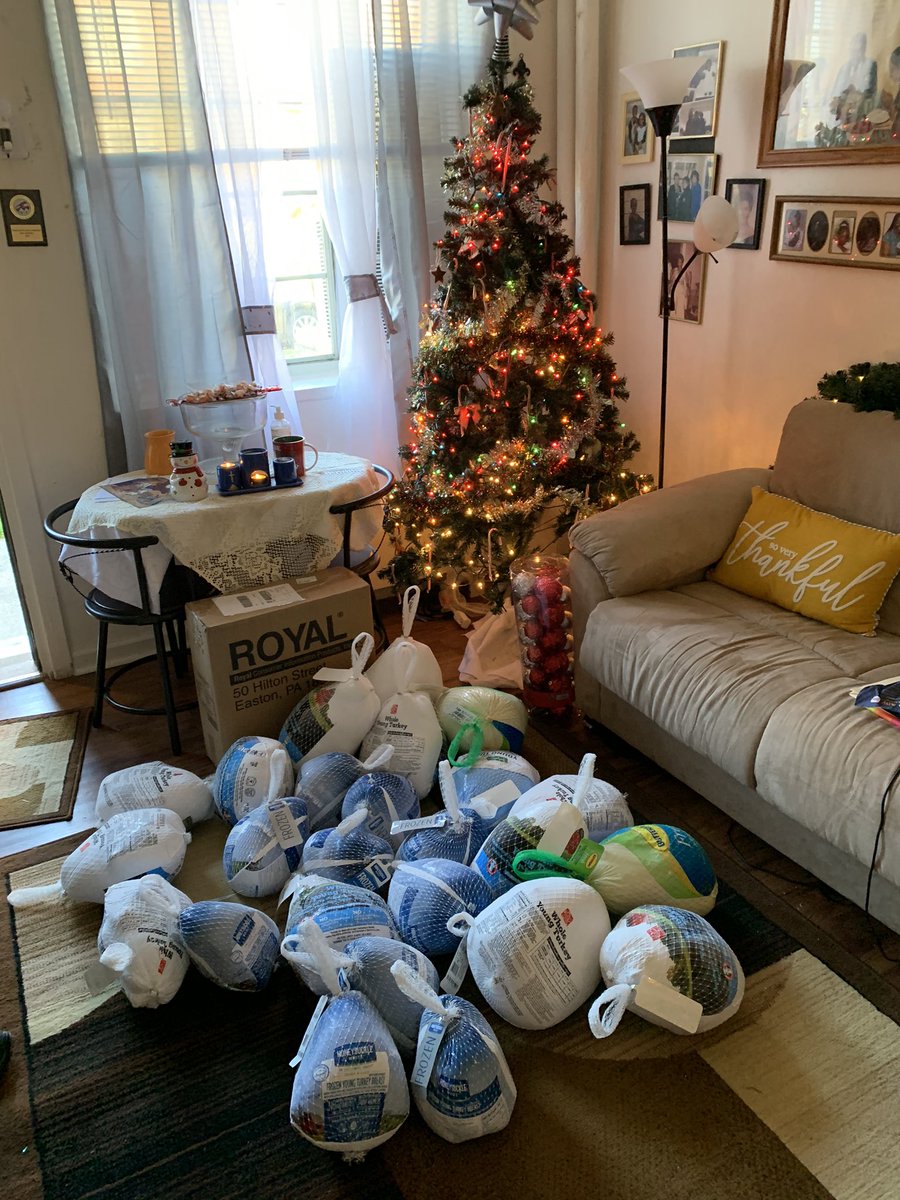 Gary_AtLarge's tweet photo. @AnitaBondsDC Wishing your family all the best for this holiday season. Today We were able to hand out over 300 turkeys, to needy DC residents. #HappyThanksgiving https://t.co/NzLeLBpsxw