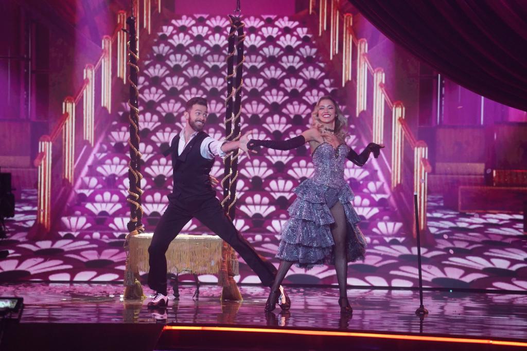 officialdwts's tweet photo. The elegance, the class, the poise! ✨ @KaitlynBristowe, thank you for sharing your talent with us each and every week 😍 #TeamWillYouAcceptThisDance #DWTSFinale https://t.co/LdDOJwW2h9