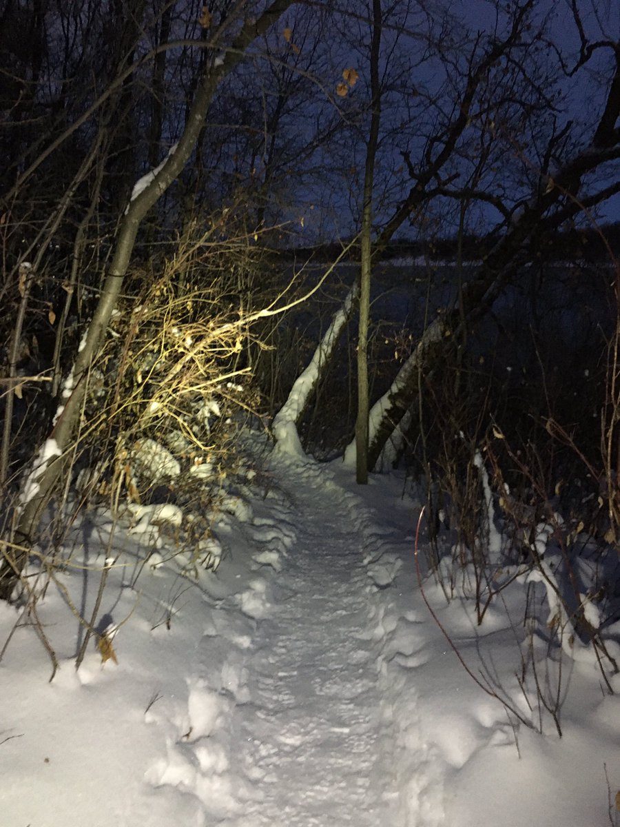 DrewDrewpreston's tweet photo. I got #Fluid3FS a new head light π‘ itβs pretty awesome except the battery doesnβt last very long. Battery warning β οΈ just a little over a half way thru the ride. Fully charged when I went out. Trails are awesome π though except #RidgeRoller hard going for us π #mtb #Saskatoon https://t.co/fvolrv6oDv
