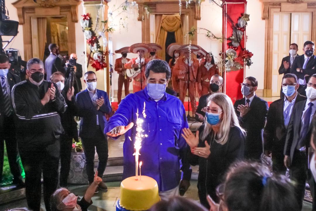 NicolasMaduro's tweet photo. Estoy cumpliendo 58 años bien vividos, con gaitas, poemas y mensajes que me llegan a través de las redes sociales. El mejor regalo, sin duda, el amor, el cariño y el apoyo incondicional del Pueblo venezolano. Seguiremos en batalla con energía renovada. ¡Gracias, Dios los Bendiga! https://t.co/39WVwYoUqc