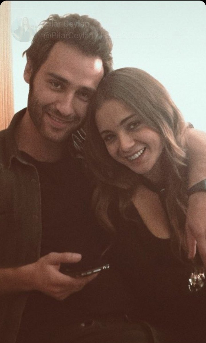 PilarCeylan's tweet photo. 😅😅😅😅🥰🥰🥰❤ 
#DamSec 
#DamlaSönmez #SeckinOzdemir https://t.co/y8U9vpdMFm