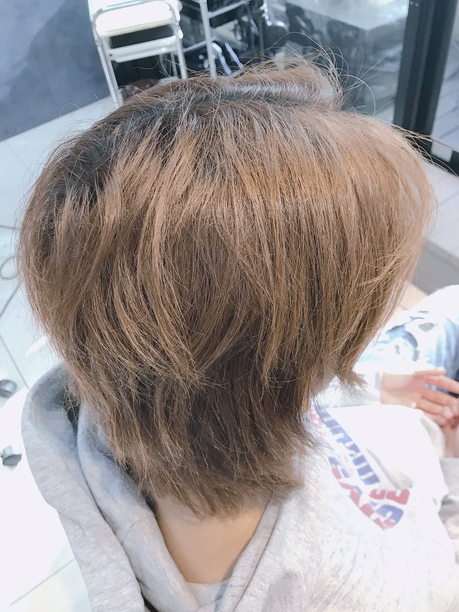 Daiki ブリーチ専門美容師 インナーのムラ修正後にブラウンカラー 美容師 美容室 美容院 ヘアカラー ブリーチ ブリーチカラー ハイトーン ハイトーンカラー ブラウンカラー 茶髪 ホワイトカラーー ブリーチ1回 ブリーチ2回 東京 原宿 渋谷