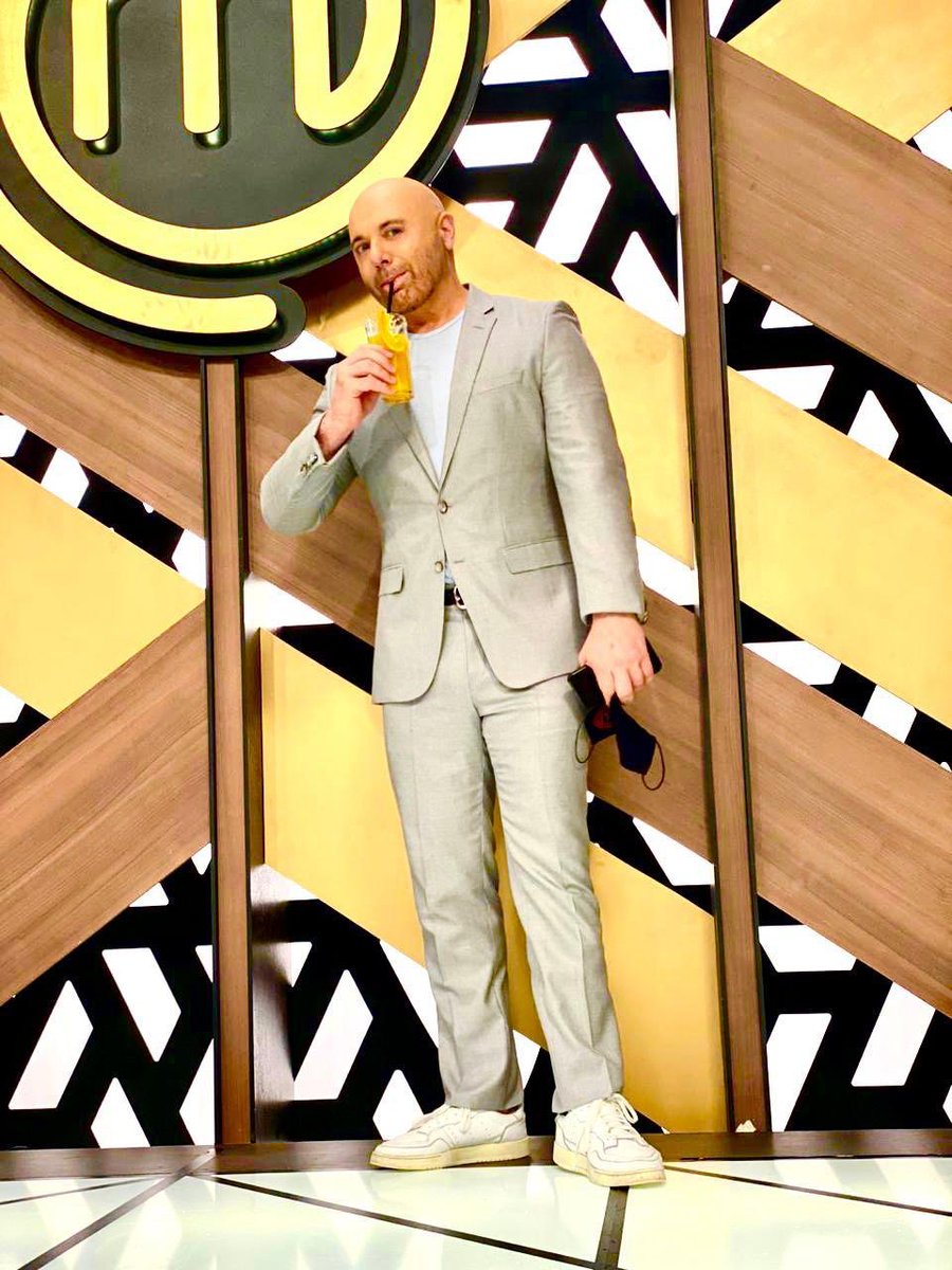germantegui's tweet photo. Nos vemos mañana!! 🙃
@MasterChefAR @SANTIAGODELMORO @Donatodesantis 
#MasterChefArgentina https://t.co/8KJ12NUGY5