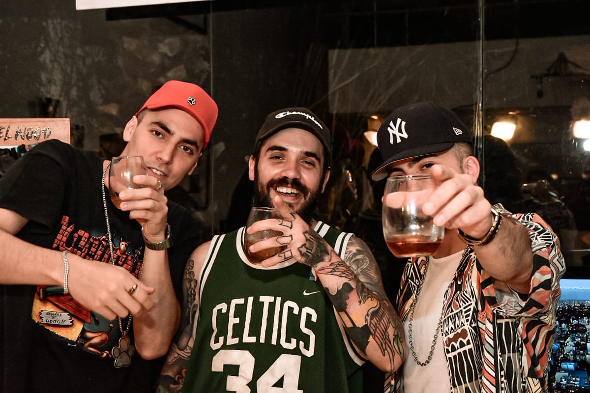 V E E Y A M tweet media