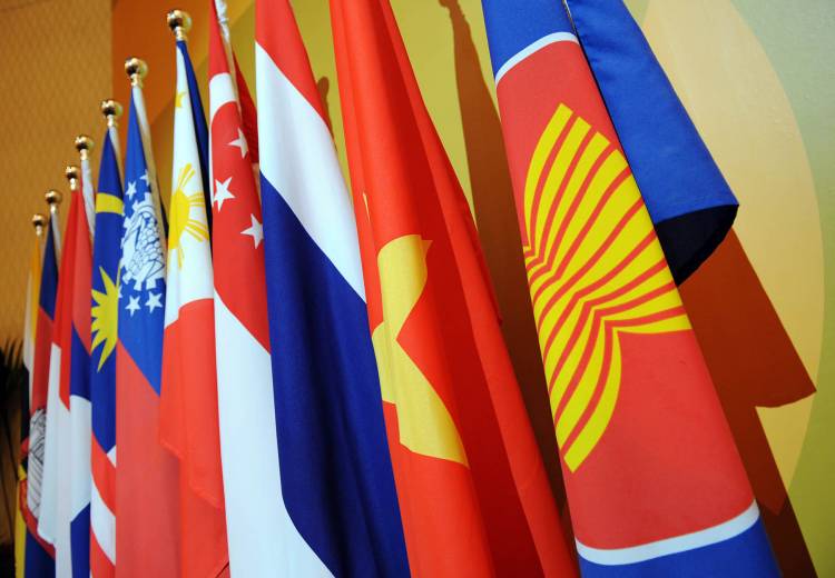 StrategicRId's tweet image. The concept of regionwide Indo-Pacific partnership and friendship looks good on paper. But as they say, the devil’s in the details. 
📷: AFP

sr.sgpp.ac.id/post/the-indo-…