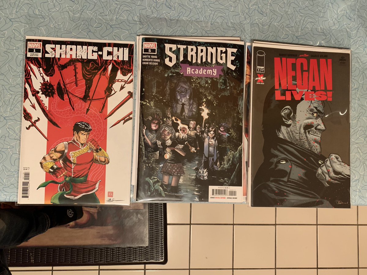 fandads's tweet photo. Fandads Gil gave me the bug to visit my local comic book store @darktowercomics & I was pretty good for the most parts I did see a ton-load of books that I wanted to get. Maybe next time! #buylocal #supportcomicbookshops #darktowercomics https://t.co/gHwBTQXo71