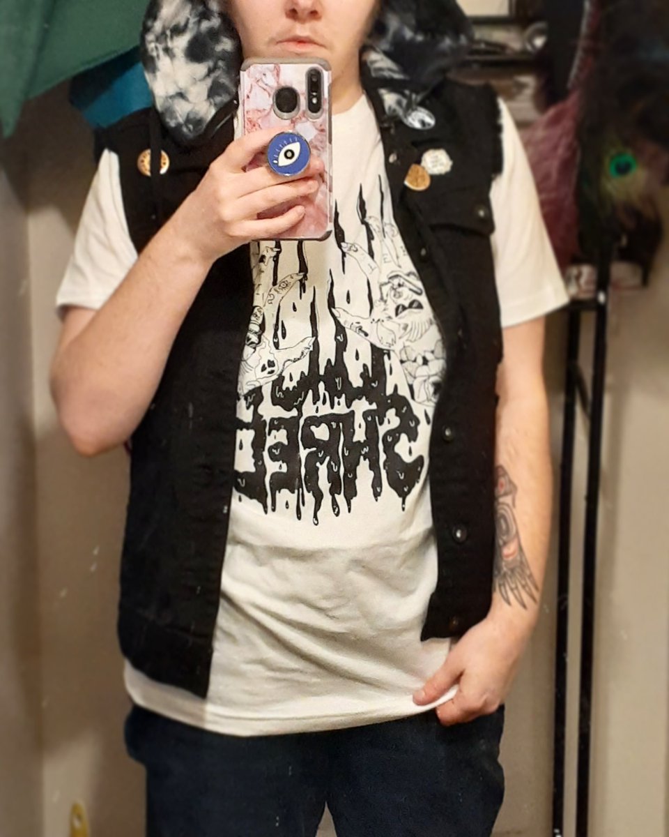 glitchtooth's tweet photo. My SHRED threads from @scoobtoobins came in 🙌🏽 happy birthday to me.

Shirt is great quality. 10/10 recommend, I'm so glad I ordered it https://t.co/rL6QeqfqBg