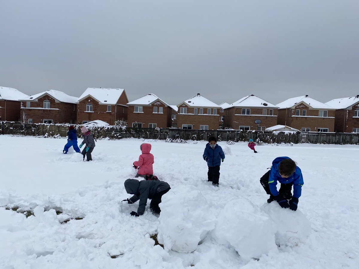 MrsRyanTweets's tweet photo. We had so much fun playing in the snow today! ❄️⛄️⁦@StVeronicaDP⁩ https://t.co/JR4Dkyk7AE