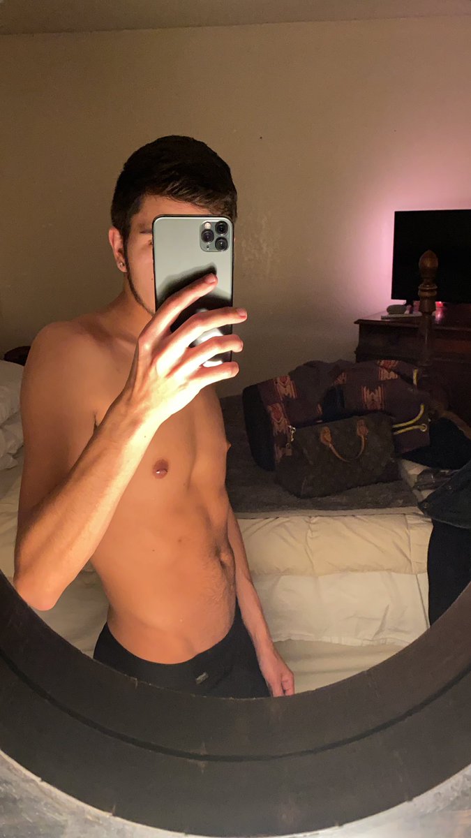 HUNTEA20's tweet photo. Can’t believe my temporary home has turned into my HOME! I’m so happy to be here surrounded by great new friends and family #me #handsome #gay #gayboy #gayboi #gaylove #gaycolorado #homo ##loveislove #abs #fit #otter #gayotter #KnowYourWorth #fancygay https://t.co/hnC5L3akeZ