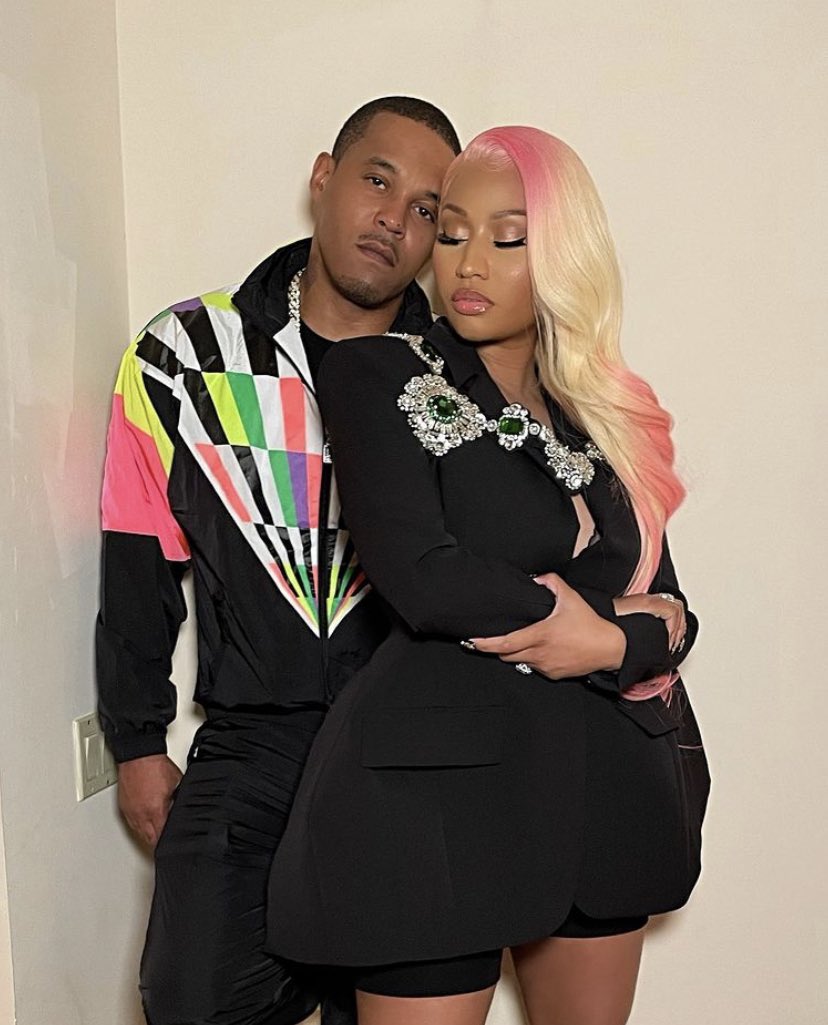 TvCitytrend's tweet photo. .@NickiMinaj stuns in newly shared photos with husband Kenneth Petty. 💗 https://t.co/pfHpwZ9TUX