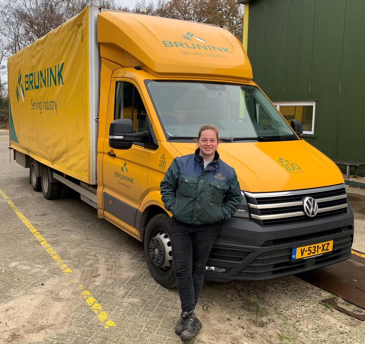 BruninkGroep's tweet photo. Wij feliciteren Annemarie Olsman van harte met het behalen van haar C-rijbewijs! We wensen haar veel veilige kilometers toe. @gertjankreeft #kreeftverkeersopleidingen #servingindustry https://t.co/V9ueaTh3Eh