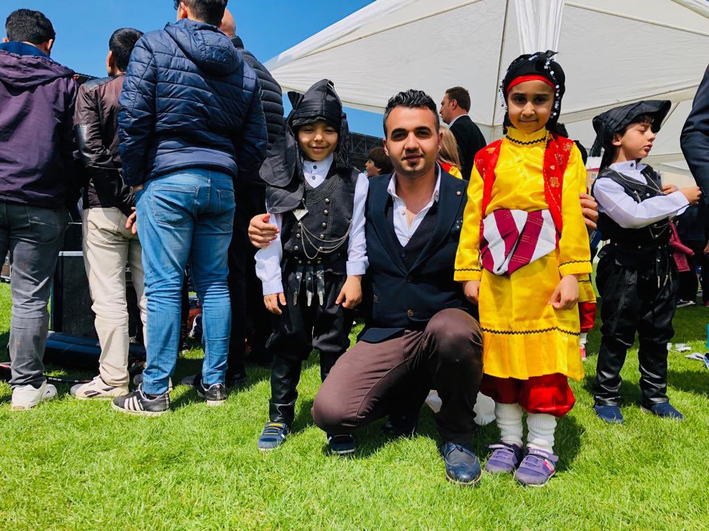 idrishazar3's tweet photo. Öğretmen bir kandile benzer, kendini tüketerek başkalarına ışık verir"...#öğretmenlergünümüzkutluolsun🤗🤗🤗🤗 https://t.co/QkBuPtJvmh