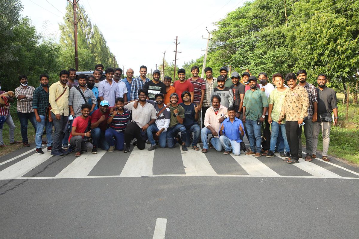 ursniresh's tweet photo. . @ImSharwanand’s #Sharwa30 in @DreamWarriorpic(Khaidi producers) wraps up the complete shoot.

Others ⭐️ing @riturv @amalaakkineni1 @vennelakishore @priyadarshi_i

Directed by #ShreeKarthick
Music #Jakebejoy
Dialogues @TharunBhasckerD 
DOP Sujeeth Sarang https://t.co/AWUiVMH5NU