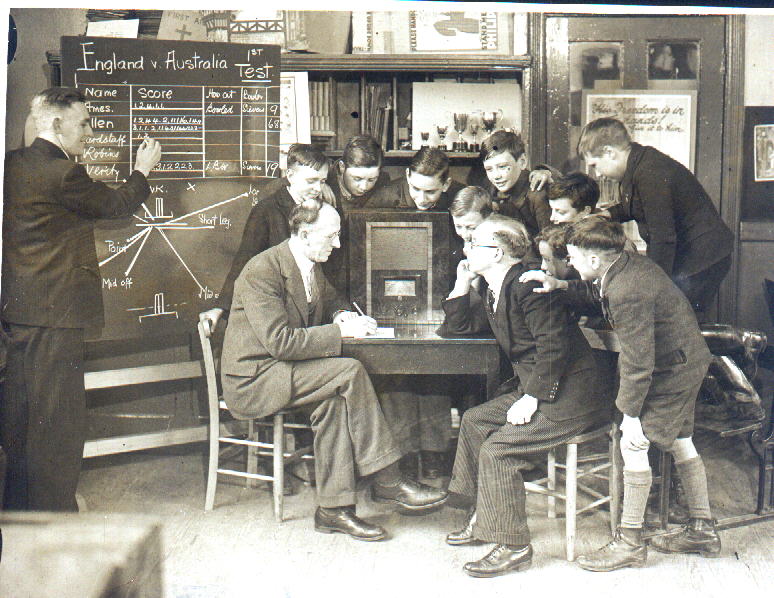 joycehisted's tweet photo. November is #histedmonth @histEdSocUK #SchoolTeachers my Dad seated listening #cricket #radio St Bridget’s CofE #School Bagot Street #Wavertree #Liverpool Pre-WW2 #FromTheArchive @SchoolArchives1 from my personal archive @keithjones84 https://t.co/GxdN37RgbL