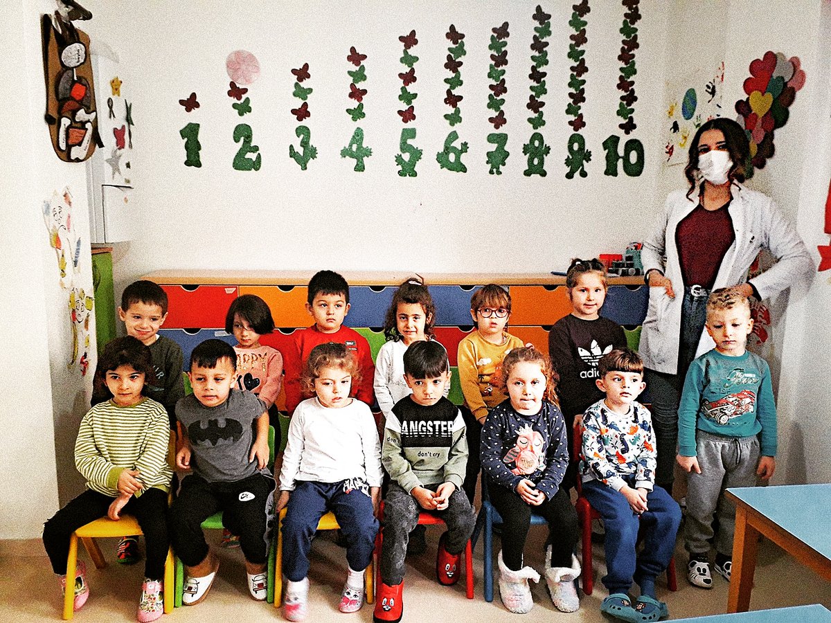 O zaman benim de öğretmenler günüm kutlu olsun 👩🏼‍🏫