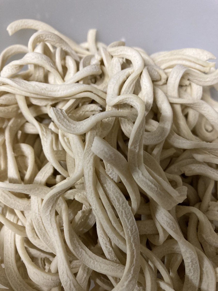 オーション麺にチャレンジ 今日は少し時間が空いたので以前から試してみたかった縦切りオーション麺の製麺にチャレンジ やはり 11 24 小諸 ラーメン 麺賊 夢我夢中 本店
