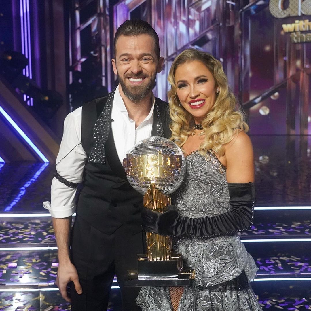 ArtemChig_Fans's tweet photo. MANY CONGRATULATIONS 🎉 TO @kaitlynbristowe &amp; @artemchigvintse you did it!!! Season 29 Winners! Champions! Mirror Ball Trophy owners!!! #dwts #dwtsfinale #artem #forteo #KaitlynBristowe https://t.co/h3FbwaAFp0