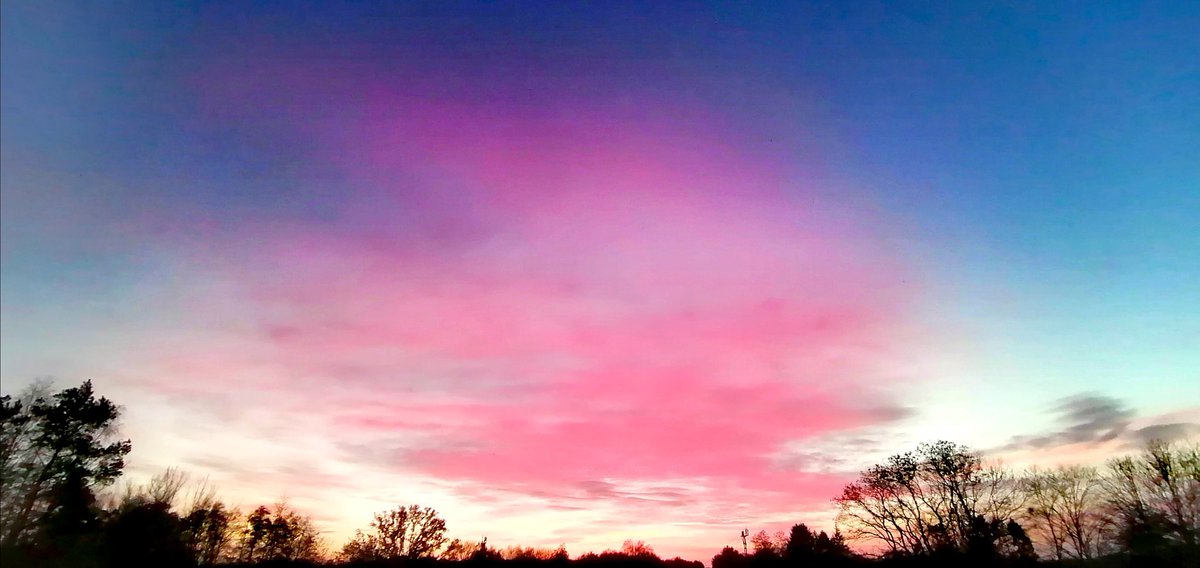 HerzRaum's tweet photo. After a while of just looking and enjoying the skies - no pictures - last night I got the call - very persistently
This is what I got ๐โ๏ธ๐ธ๐ช๐
#sky #clouds #photography #light #love #elements #consciousness #CELESTIAL #portal #ascension #multidimensionalbeing https://t.co/qilYCVHPwR
