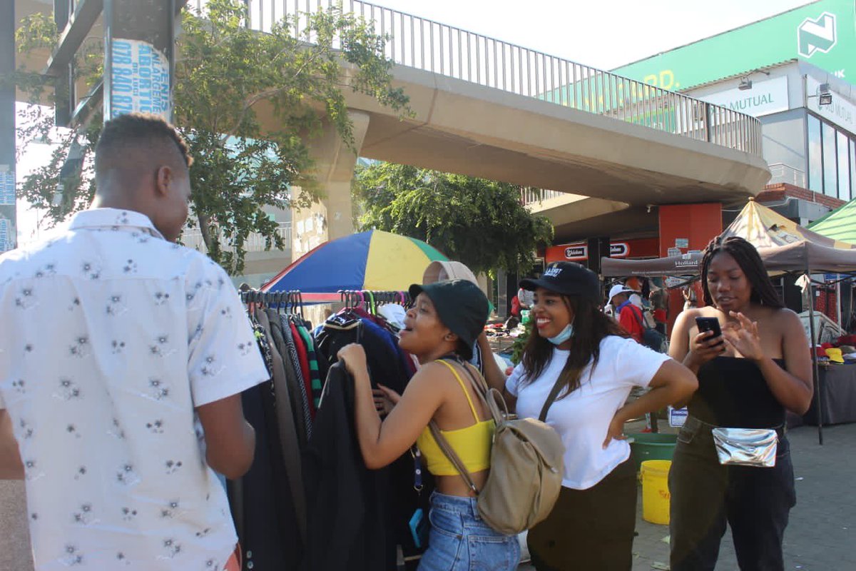XoliHustler's tweet photo. #PutSouthAfricanFirst #SupportSmallStreamers #BlackFriday2020 

If you are a event promoter/organizer in Johannesburg and you are hosting arts &amp; craft market or an event please email sales@shopmiimscloset or send a DM @MiimsCloset / @RevivedDenim 

We would like to participate 💛 https://t.co/1VCLMTs0u1