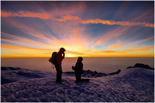 spoonbilltours's tweet photo. Proposals at the top of Kilimanjaro . African Spoon Bill Tour Is always with you to realize your dream.

#mountkilimanjaro #nature #love #photography #adventures #amazing #trekking #campingvibes #adventureon #gohiking #campingadventures #outdoorlifestyle #adventureseeker https://t.co/0PXuWD8Eta