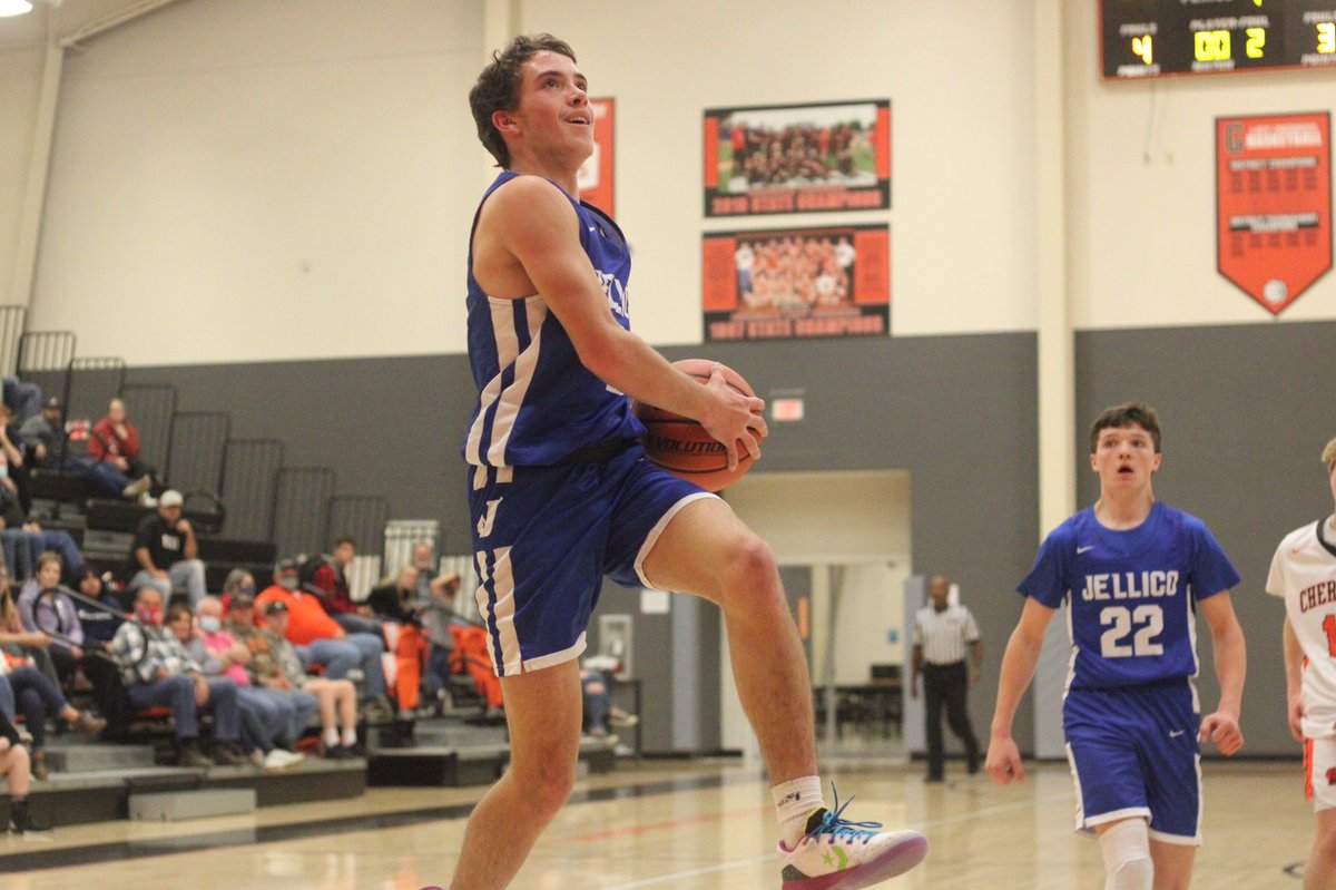ByNoahTaylor's tweet photo. 📸 from @JHSBOYSBBALL 79-30 win over Greenback on Monday. 

@lafollettepress https://t.co/7XKajt0GCY