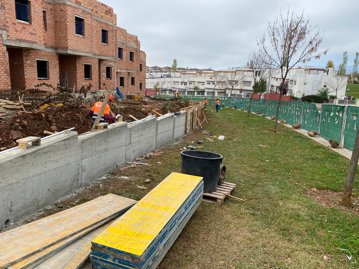avanzamos a buen ritmo en el cierre perimetral de las 23 viviendas VPO para <a href="/GrupoMagtel/">Grupo Magtel</a> en carrera del caballo