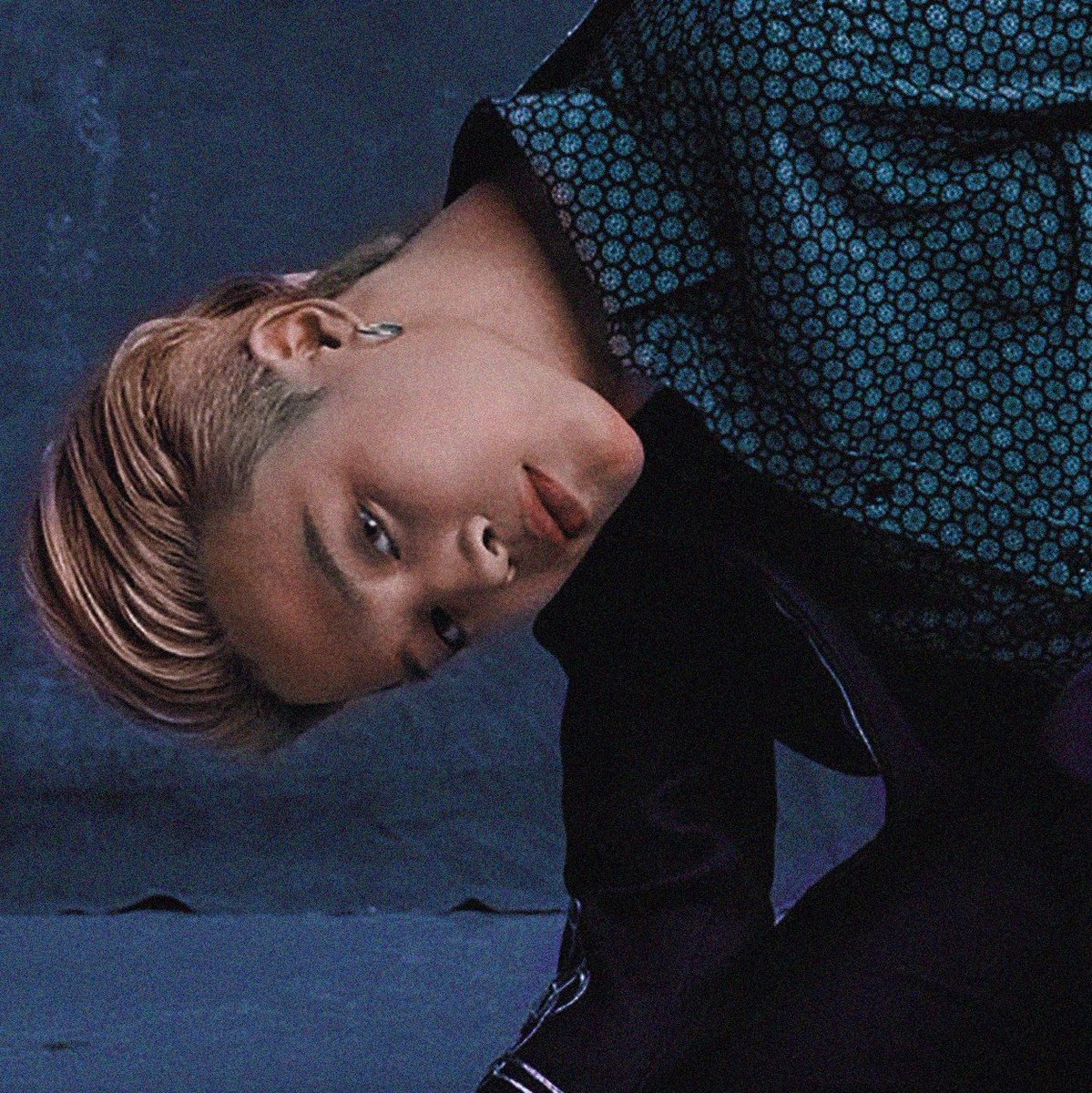 jimicutiest's tweet photo. LA FOTO DE JIMIN A COLOR, JESUCRISTO https://t.co/HQxn8T5KVo