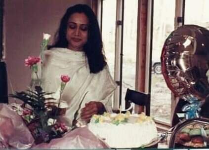awaix_karni's tweet photo. It would have been #ParveenShakir's 68th birthday today is 24th november.She was not just a poetess but a multi talented person.there's no other perveen shakir like Mirza Asad ulah khan ghalib.may Allah increase her place in jannat.
#CMAK https://t.co/dMlPJMz78i