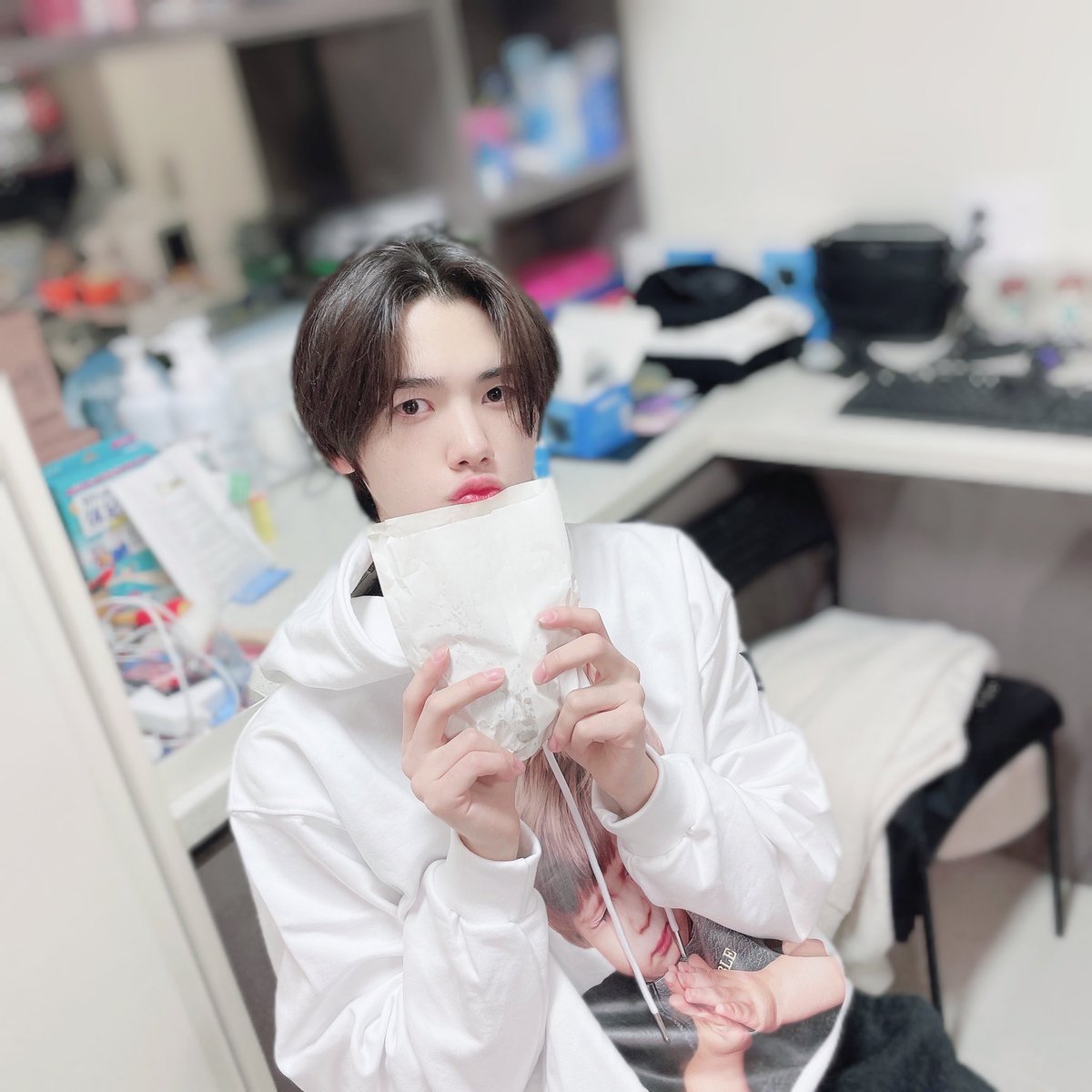 민희야 마싯썽?🐟☺️
#포토쿠래퍼_정모 #민희 #붕어빵