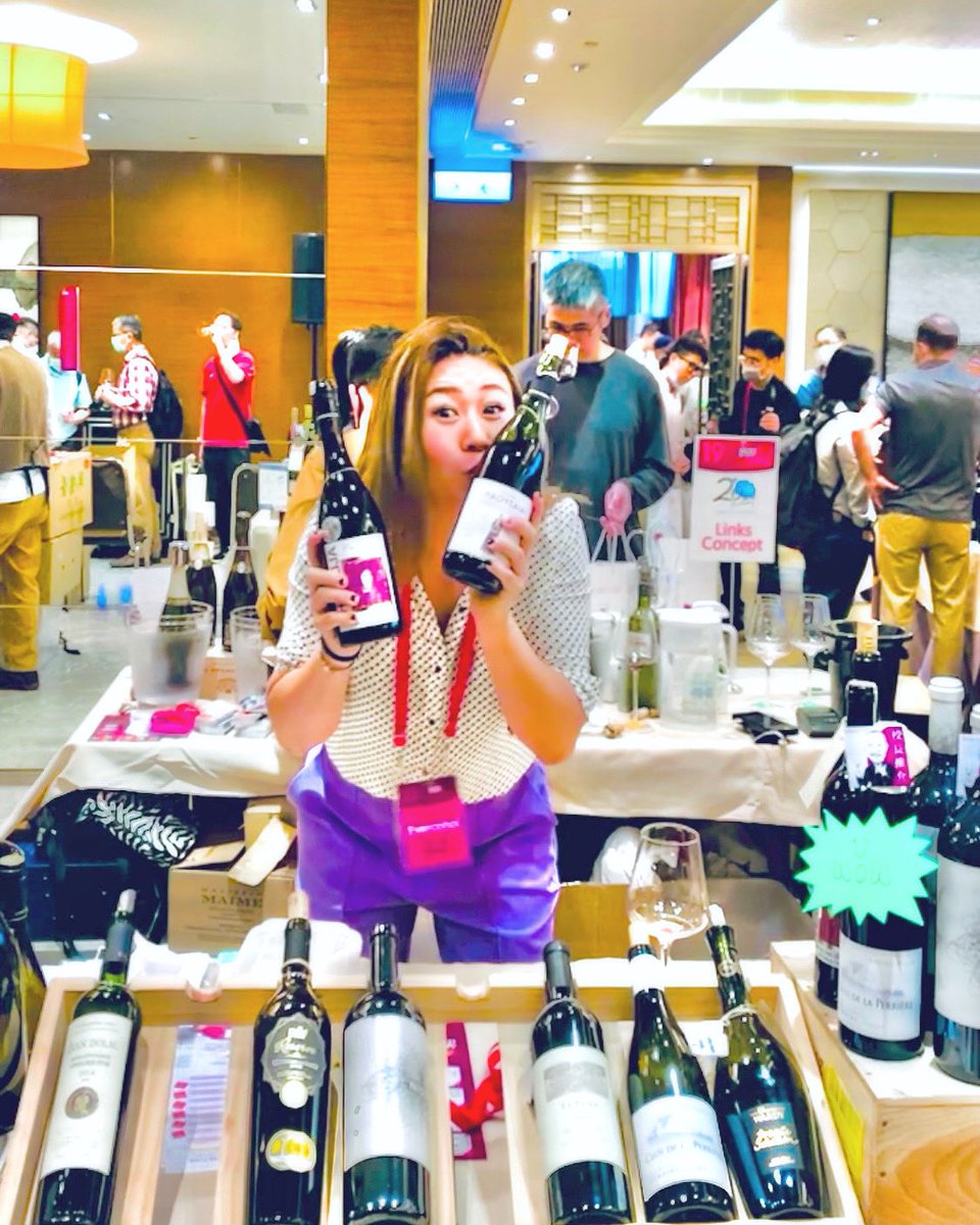 Evercohol's tweet image. Our first and last wine event of the year - nicely wrapped up #2020 #hongkong wine scene before the #lockdown returns (today apparently). A big thank you to WineNowHK for hosting this beautiful event, in which #socialdistancing was reinforced.