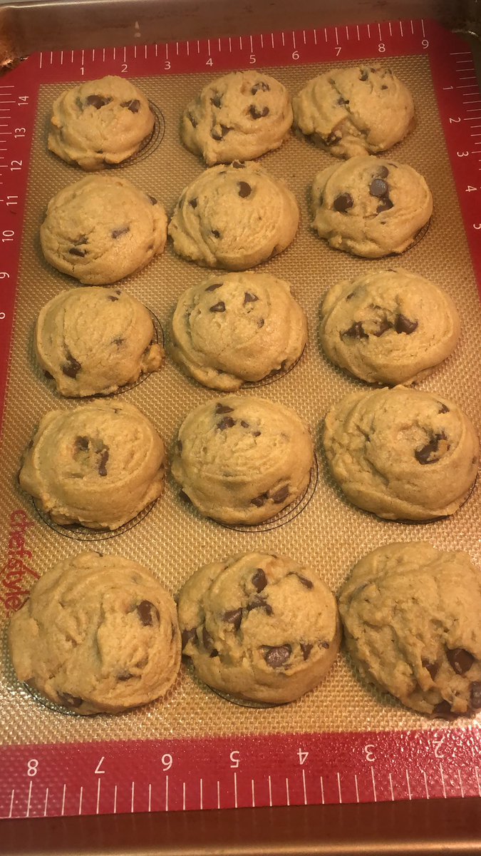 dank_nuggzz's tweet photo. Late night baking while baked 🥴🥴🥴 🚀 👽 #cannabiscommunity #mbm #magicbuttermachine #danktreatz #danktreats #eatyourweed #cannabissociety #cannabiscommunity420 #cannabisedibles #dankcookies #cannabutter #cannaBUDDER https://t.co/pOrOH8ri5u