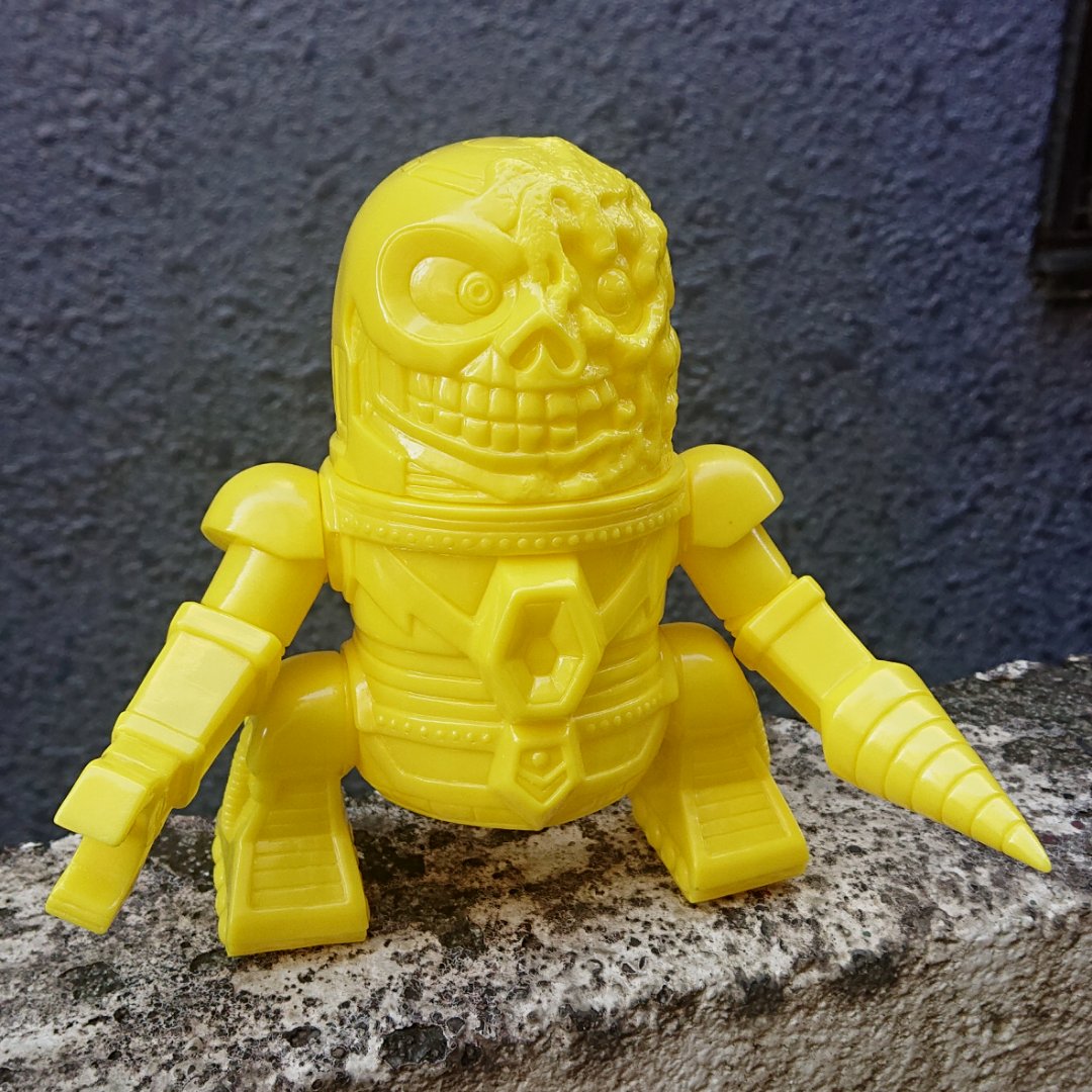 Oneuptoy's tweet photo. Customers overseas only Lottery sale YG2020 YELLOW ~2020 11/26 13:00(JP time )
How to→ https://t.co/o6LyoOwS2Q 日本国内販売開始 11/29 19:00~ https://t.co/u8NvZg0UqS で 販売開始です!!#oneuptoy #oneup #ソフビ #yg2020 #ロボット #yandginternational #yg https://t.co/Gi9CW2WYs5