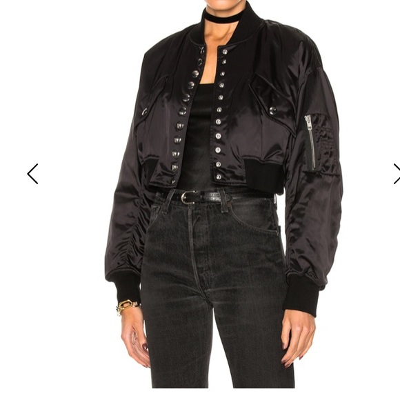 ThomasA18767452's tweet photo. So good I had to share! Check out all the items I'm loving on @Poshmarkapp #poshmark #fashion #style #shopmycloset #alexanderwang #slny #lululemonathletica: https://t.co/69MFmoESdl https://t.co/OhPwZtzshu