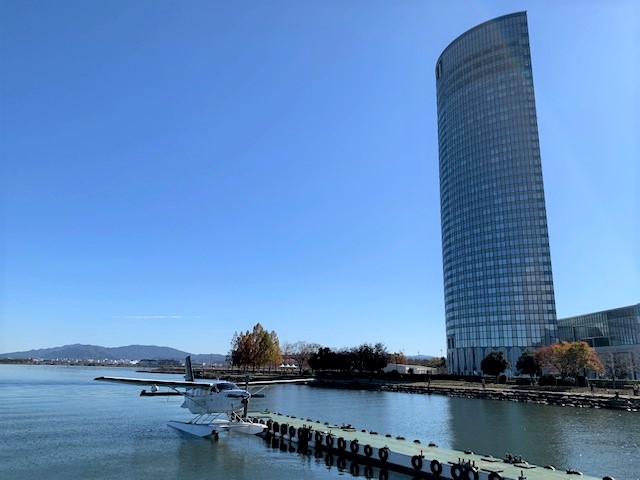 本日、せとうちSEAPLANESのKODIAK100（JA07TG）が琵琶湖に飛来。水上機