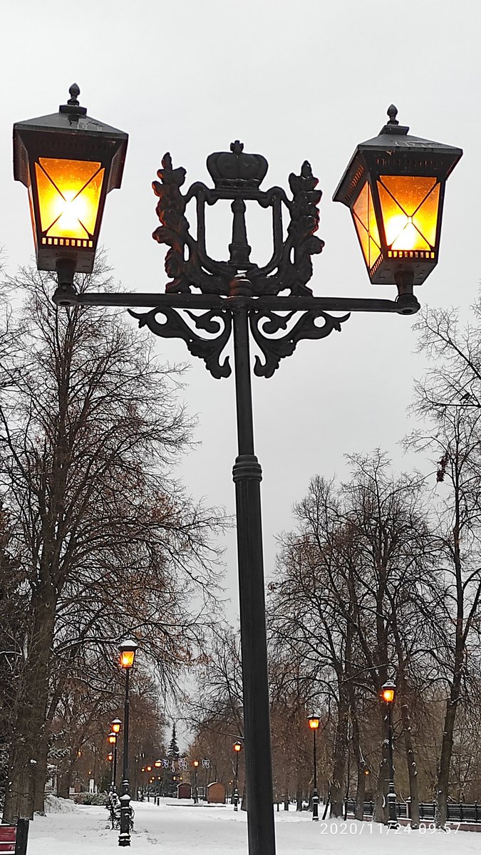 Оранжевое на сером...