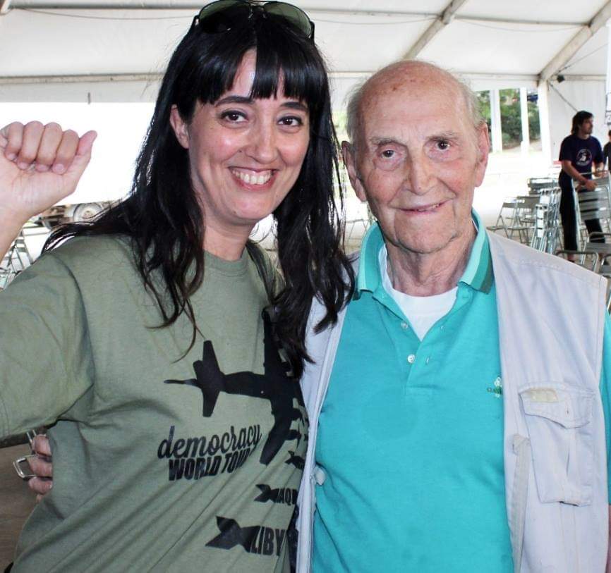 rociorn's tweet photo. 4 años sin #MarcosAna.
Nos quedaron su poesía y su vida como ejemplo de lucha. https://t.co/1Fb4nsdE0U
