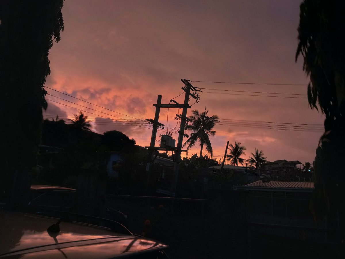 Kingsman_Jin's tweet photo. @BTSdayversaries sending pictures from Fiji. It was raining today but the sunset came out with a really strong hue 💜😊 https://t.co/z2jnb5jJfM