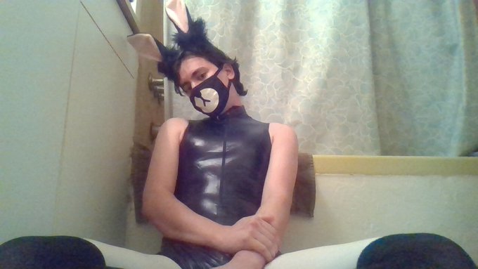 New photo set on my OnlyFans! Bunny suit pics. hehe :3
?????? https://t.co/KywjOAxbaC ??
#gay #twink