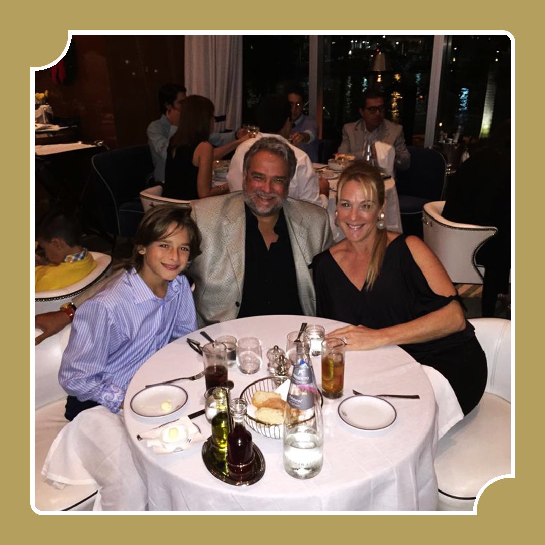 OBirbragher's tweet photo. Enjoying a lovely dinner with my family! The best way to de-stress and unwind from a hectic workday.

#dinnertime #Orlando #OrlandoBirbragher https://t.co/Wmba3bOBQX