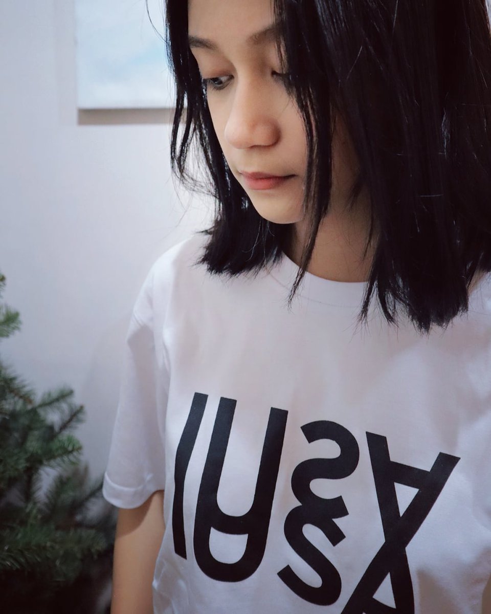 Wearing IUSA WHITE T-SHIRT
Size S/M/L/XL
IDR 150k 

Available on all our Online Store!
Order Now! Link on bio.

Model : Herrera 
#iusa
#iusastore