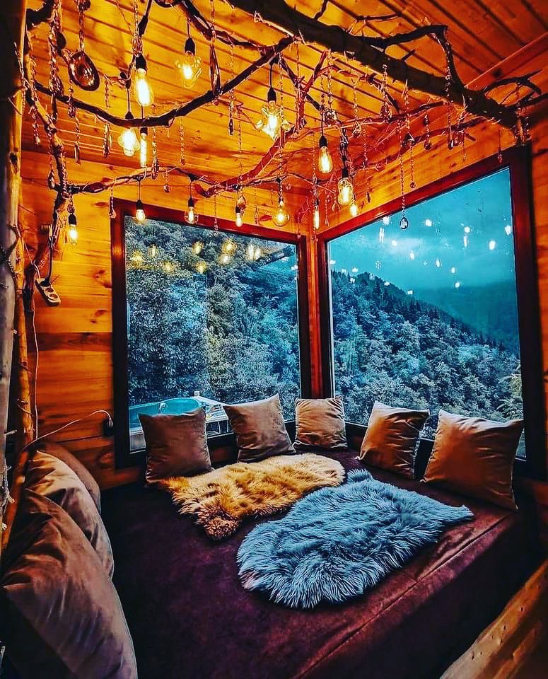 Cozzy Winter Evenings In Himachal Pradesh. #ekiaholidays #holiday #vaccation #tour #travel #tourism  #himachalpradesh #himachaltourism #resort #ekiatravel #ekiatourism #ekiatour #ekiahotels #ekiaresorts #himachalpradeshtourism  #himachalpradeshdiaries #himachalpradeshtravelstory