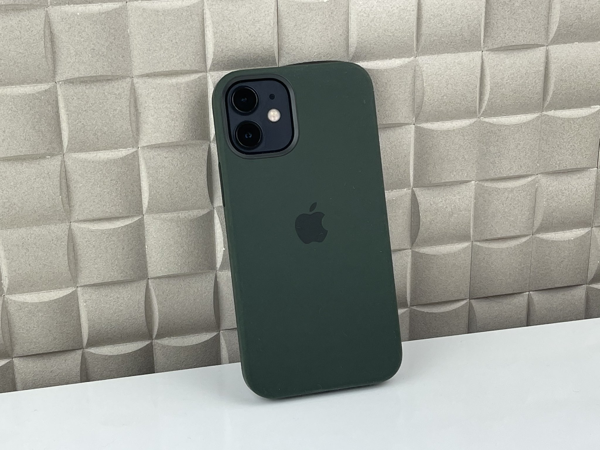 ボタニカル ミディアムベール 【新品】純正 iPhone12mini シリコン