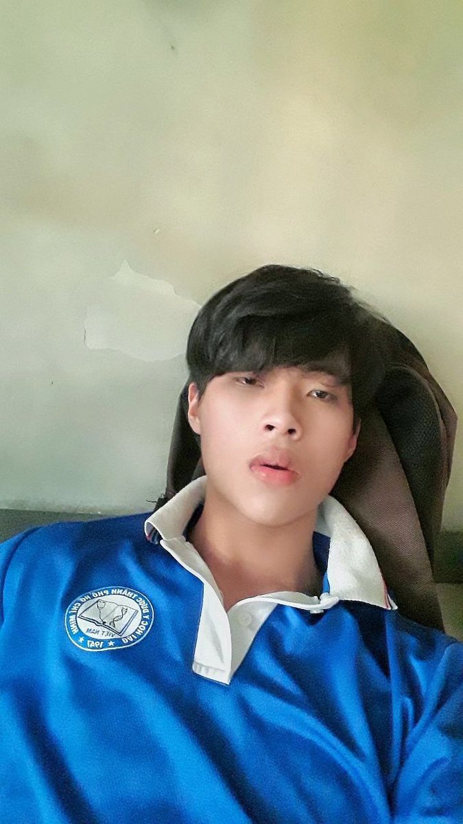 PhuDau737's tweet photo. Đẹp trai còn cu bự https://t.co/3iS8Cb5BDX