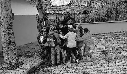 kucuk_preenns's tweet photo. Öğretmenliğin ne demek olduğunu bilen, bu kutsal mesleği geçmişte sevgiyle yapmış ve şu anda sevgiyle yapan bütün öğretmenlerimin günü kutlu olsun .İyi öğretmenler dilerim.
#ilgiyle #sevgiyle #bilgiyle
#ÖğretmenlerGünü https://t.co/7QBQRJaIPq