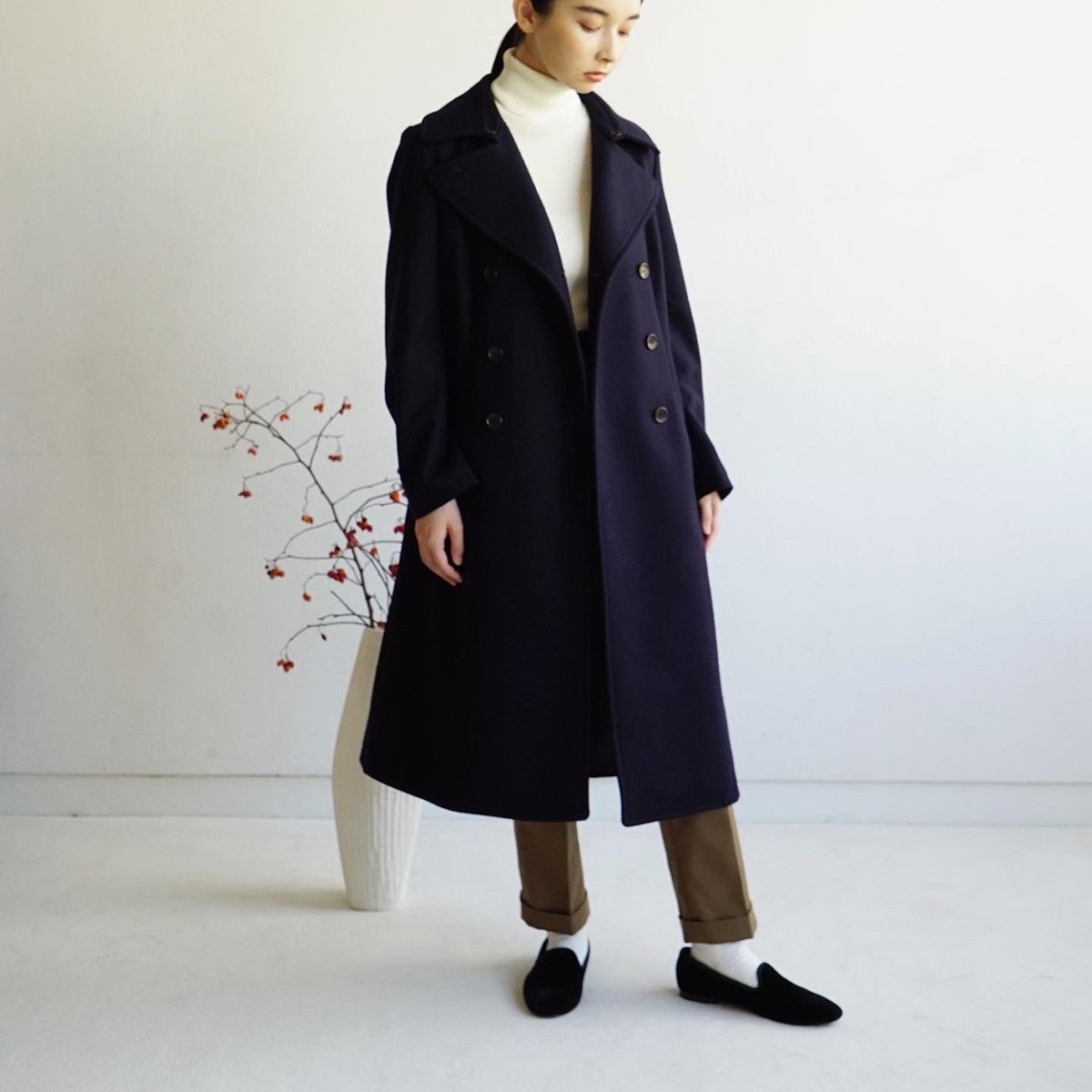 今年の新作はメルトンダブルコート。オーバーサイズコートを定番にして
