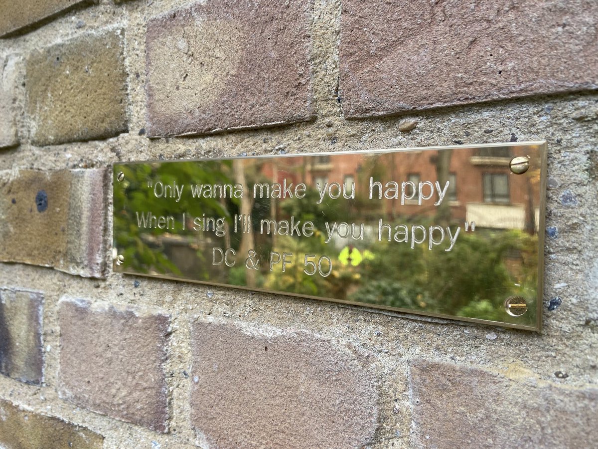 LiddleSharron's tweet photo. The New #Davidcassidyplaque in #thephoenixgardenlondon #partridgefamily50
@CassidyUnited @TheDoochMan @CherishDavidC @EllieG1111 @AmyBonaduce @scottishmaggs @PaulineTombs @SamiSweethear15 https://t.co/ARQ0bkQwVx