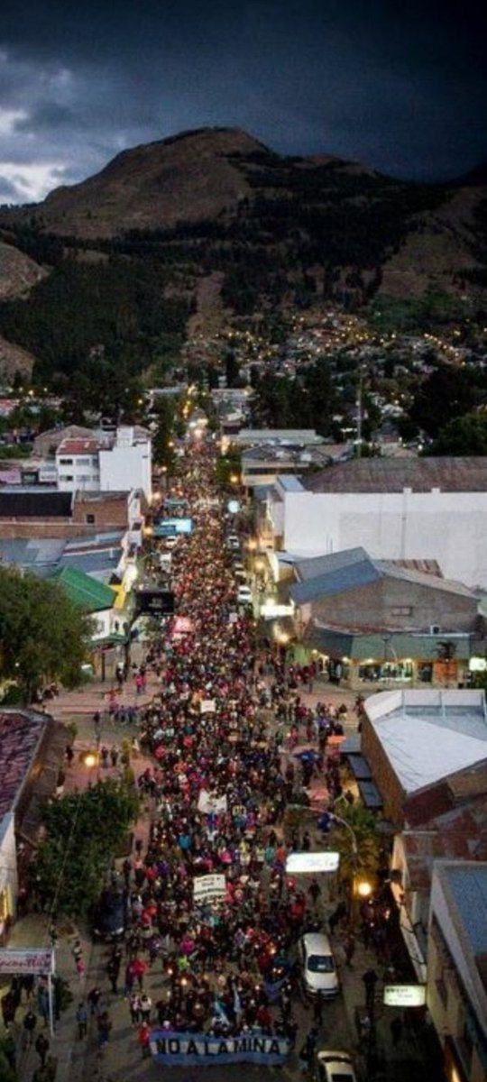 Tranqui ayer Esquel (Chubut) y su marcha No a la Mina...