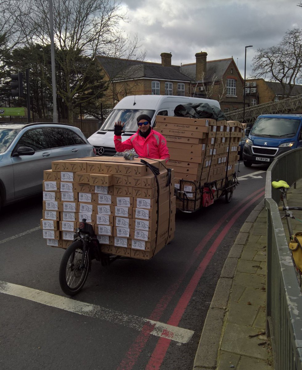 9. For cargo bikes to replace vans, they *need* to be used at full capacity. An e-cargo bike can carry up to 150kg, with trailers adding in an additional 150kg. Since the beginning of the company, Pedal Me has led an important R&D program to train riders to do just this. 9/